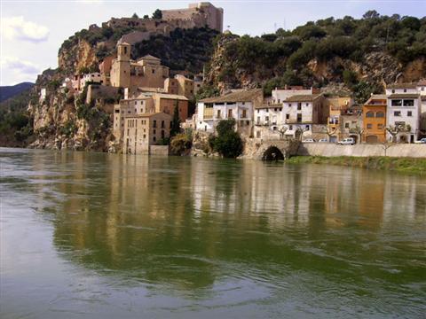 Els Canterers Miravet Bagian luar foto